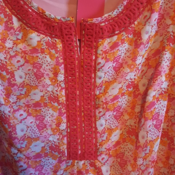 Blouse - Picture 2 of 3